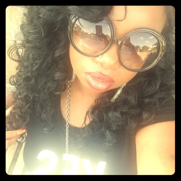 Meet your Posher, Jackie - Picture 1 of 1